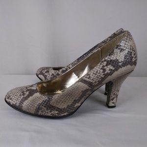 Snake print heels 8M by Sofft Gray / Tan / Brown